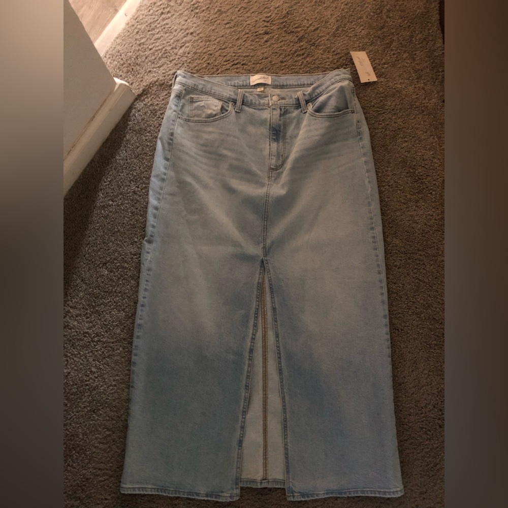 Universal Thread Blue Denim skirt with Front Slit - Picture 9 of 11